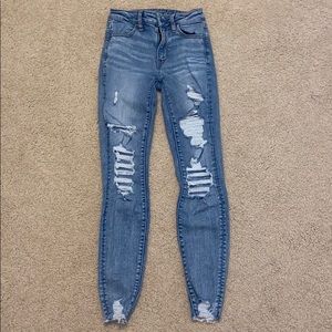 American Eagle Ripped Hi-Rise Jegging